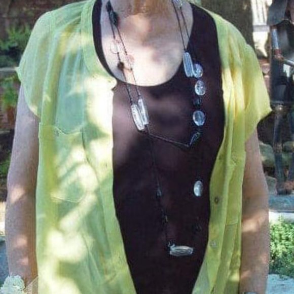 Long Clear and Black Beaded Necklace - Picture 4 of 4